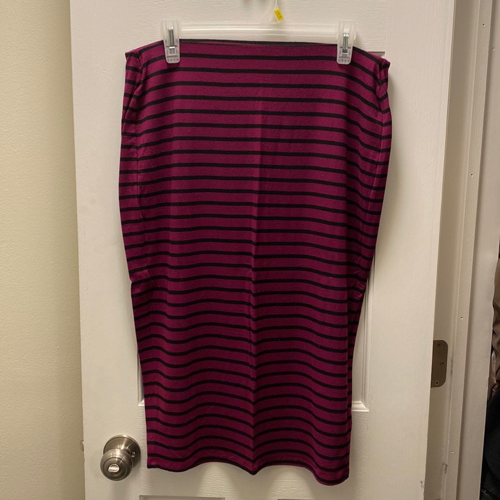 Fitted Midi Pencil Skirt